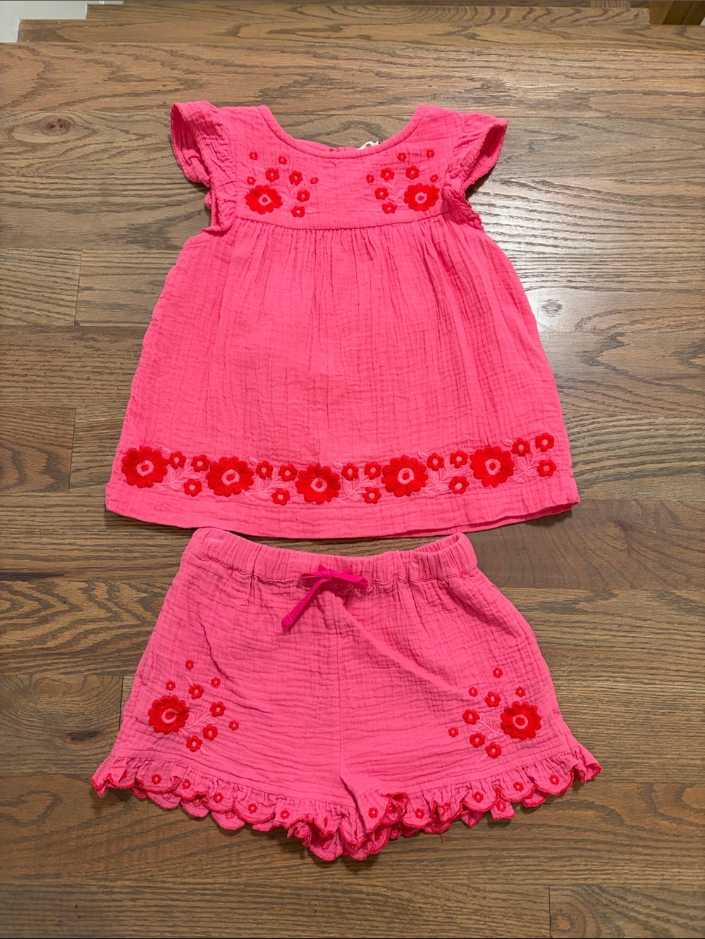Mini Boden Hot Pink Floral Embroidered Girls size 6-7 years set EUC
